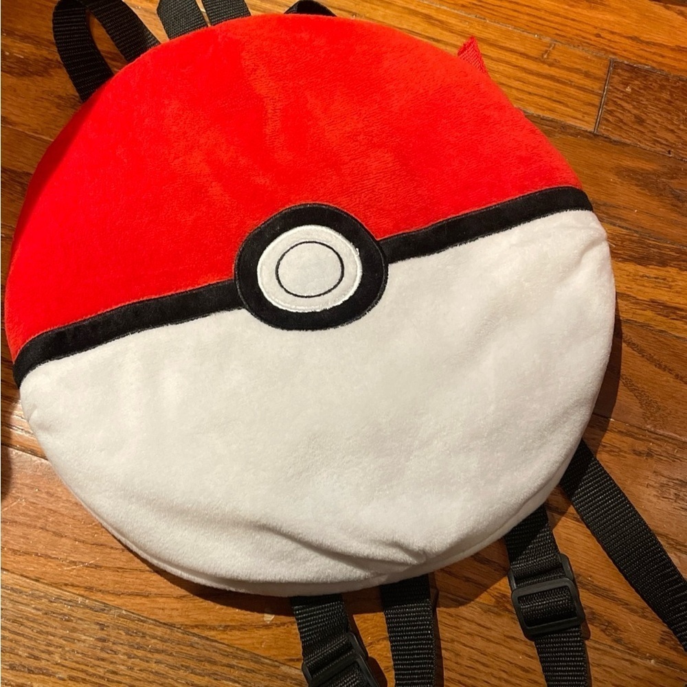 2016 Pokemon Pokeball Plush Backpack WHITE & RED Stuffed Bag